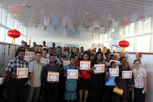 圭亚那大学雅各布校长向孔院毕业学员表示祝贺