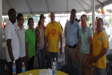 孔子学院参加圭亚那大学五十周年校庆，与拉莫塔总统、海因兹总理、教育部长、圭大校长等合影