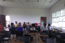 聚餐氛围轻松欢快