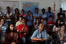 乐在其中的学生们-1